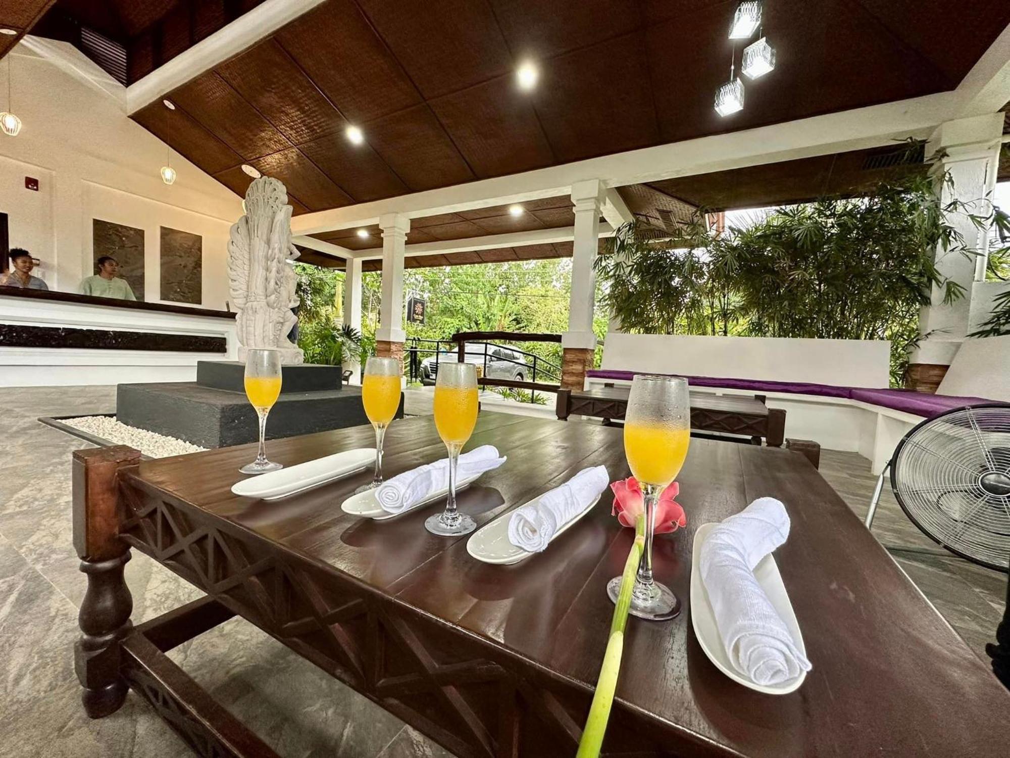 Carpe Diem Villas & Resort Puerto Princesa Esterno foto