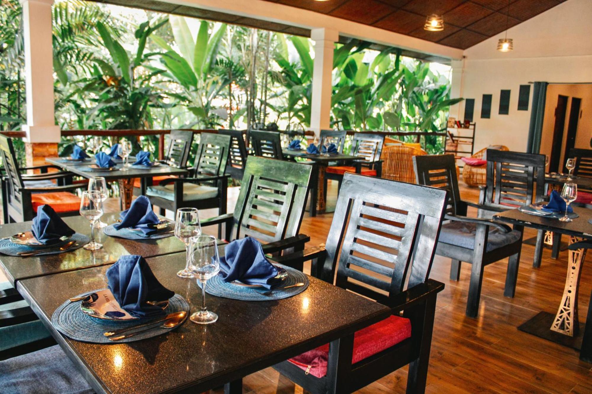 Carpe Diem Villas & Resort Puerto Princesa Esterno foto